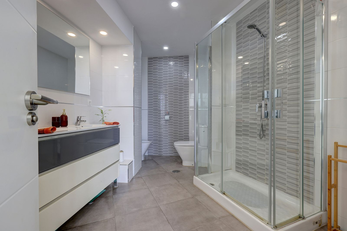 1 Bed Apartment for sale in Benalmadena Costa Costa Del Sol, Málaga, Spain