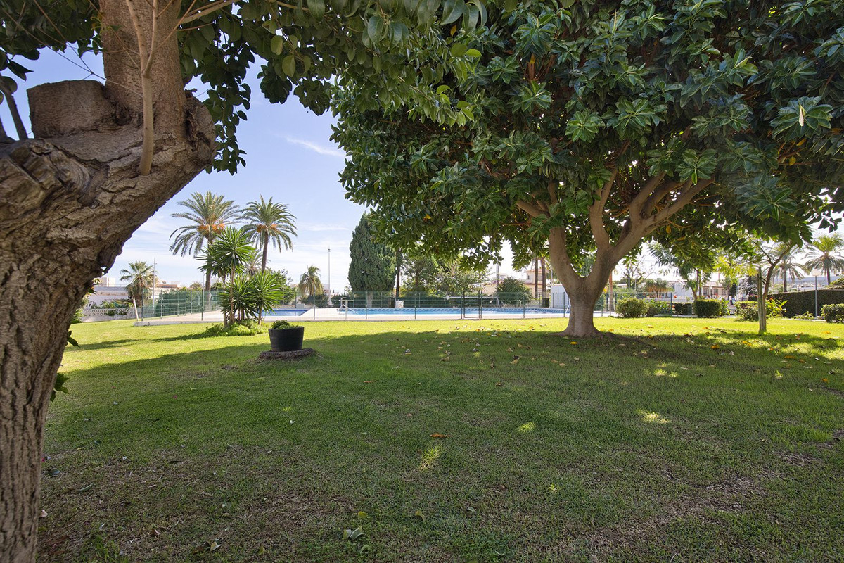 1 Bed Apartment for sale in Benalmadena Costa Costa Del Sol, Málaga, Spain