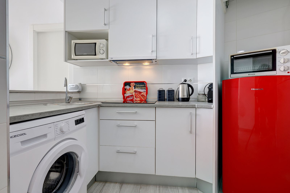 1 Bed Apartment for sale in Benalmadena Costa Costa Del Sol, Málaga, Spain