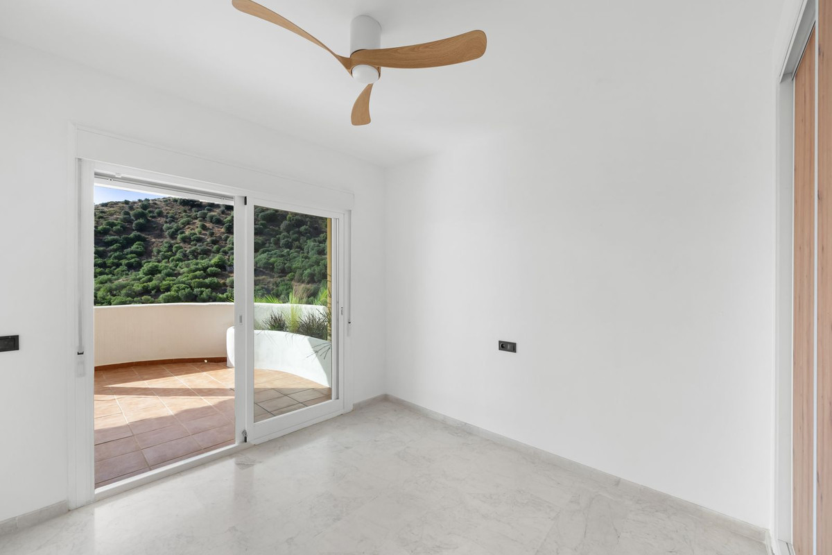 2 Bed Apartment for sale in Calahonda Costa Del Sol, Málaga, Spain