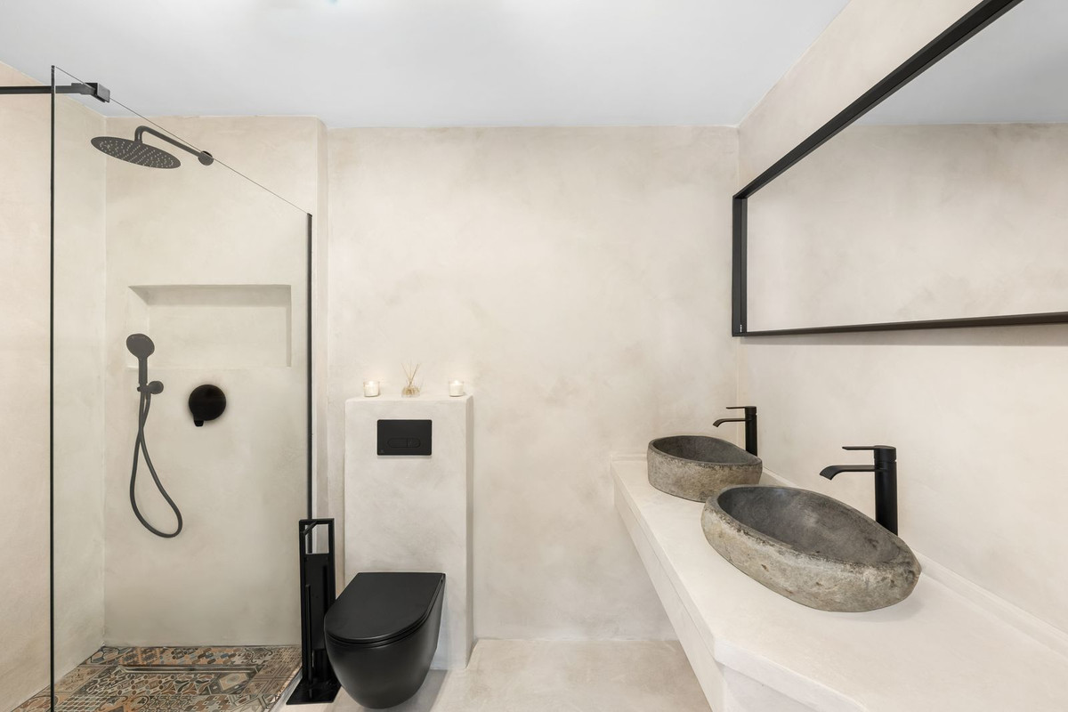 2 Bed Apartment for sale in Calahonda Costa Del Sol, Málaga, Spain