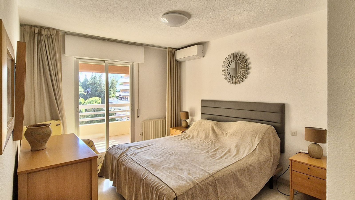 3 Bed Apartment for sale in Marbella Costa Del Sol, Málaga, Spain