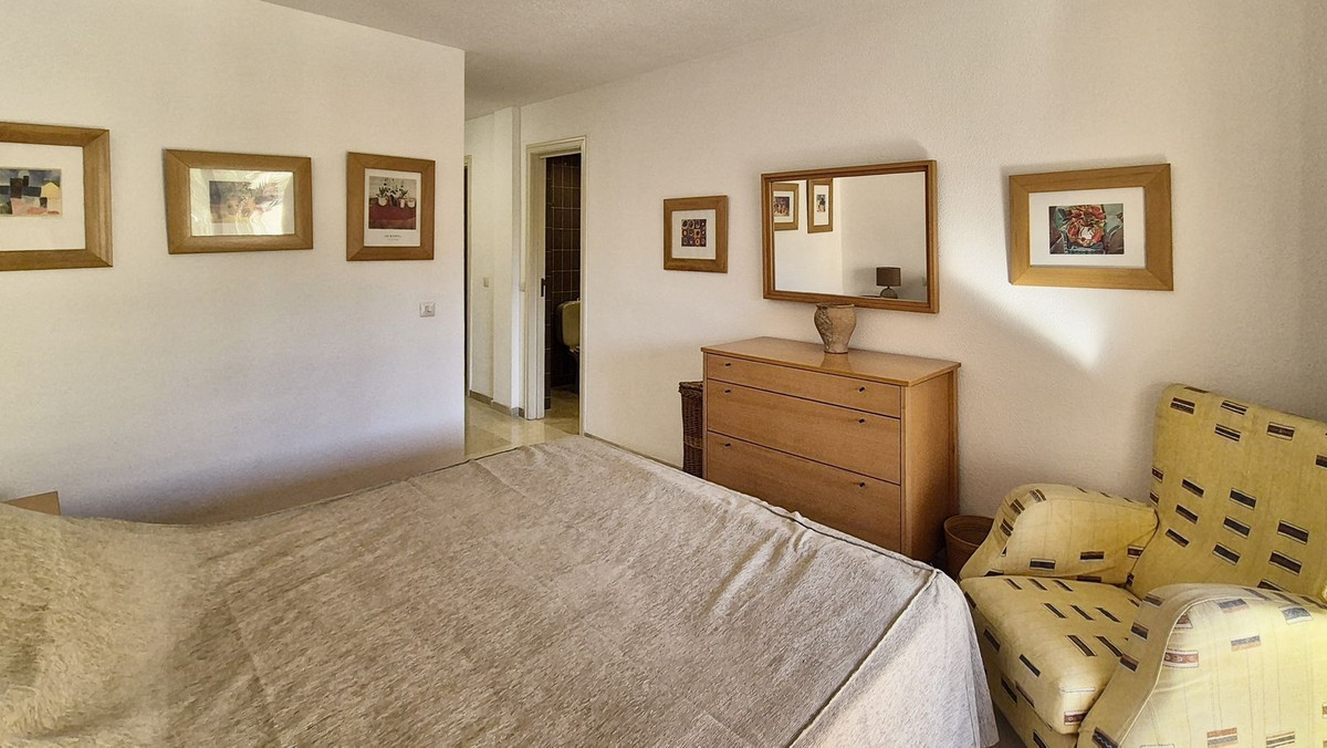 3 Bed Apartment for sale in Marbella Costa Del Sol, Málaga, Spain