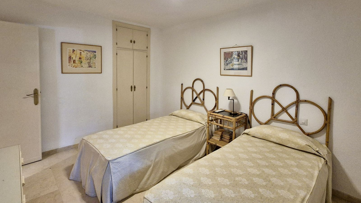 3 Bed Apartment for sale in Marbella Costa Del Sol, Málaga, Spain