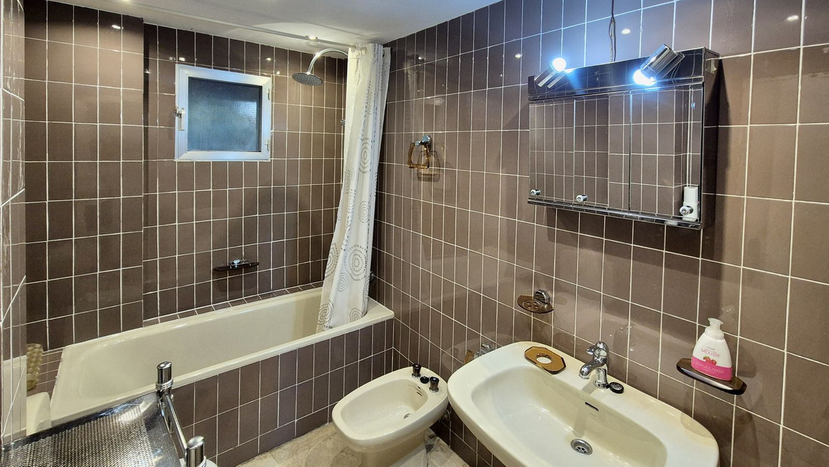 3 Bed Apartment for sale in Marbella Costa Del Sol, Málaga, Spain