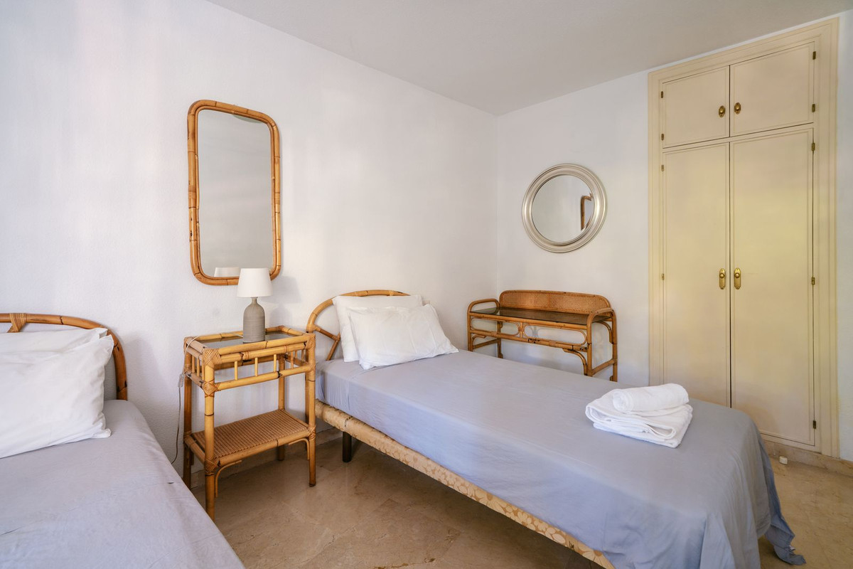 3 Bed Apartment for sale in Marbella Costa Del Sol, Málaga, Spain