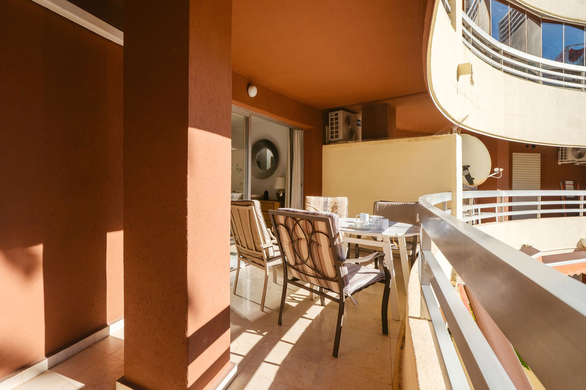 3 Bed Apartment for sale in Marbella Costa Del Sol, Málaga, Spain
