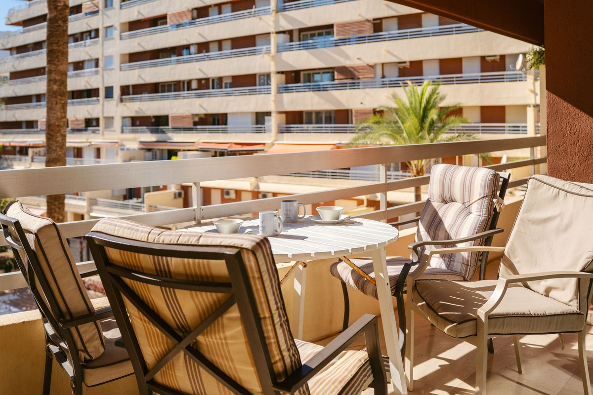 3 Bed Apartment for sale in Marbella Costa Del Sol, Málaga, Spain