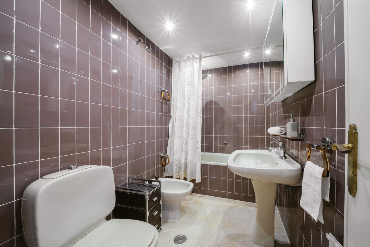 3 Bed Apartment for sale in Marbella Costa Del Sol, Málaga, Spain