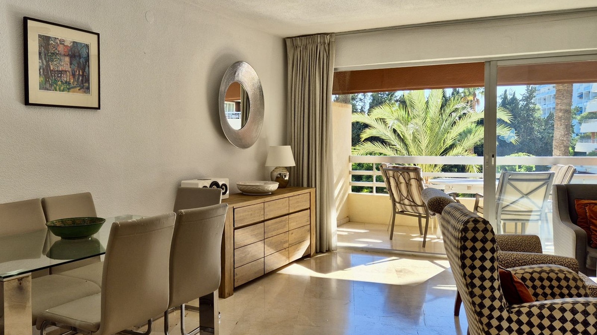3 Bed Apartment for sale in Marbella Costa Del Sol, Málaga, Spain