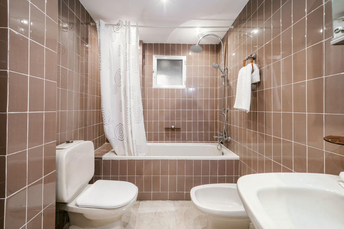 3 Bed Apartment for sale in Marbella Costa Del Sol, Málaga, Spain