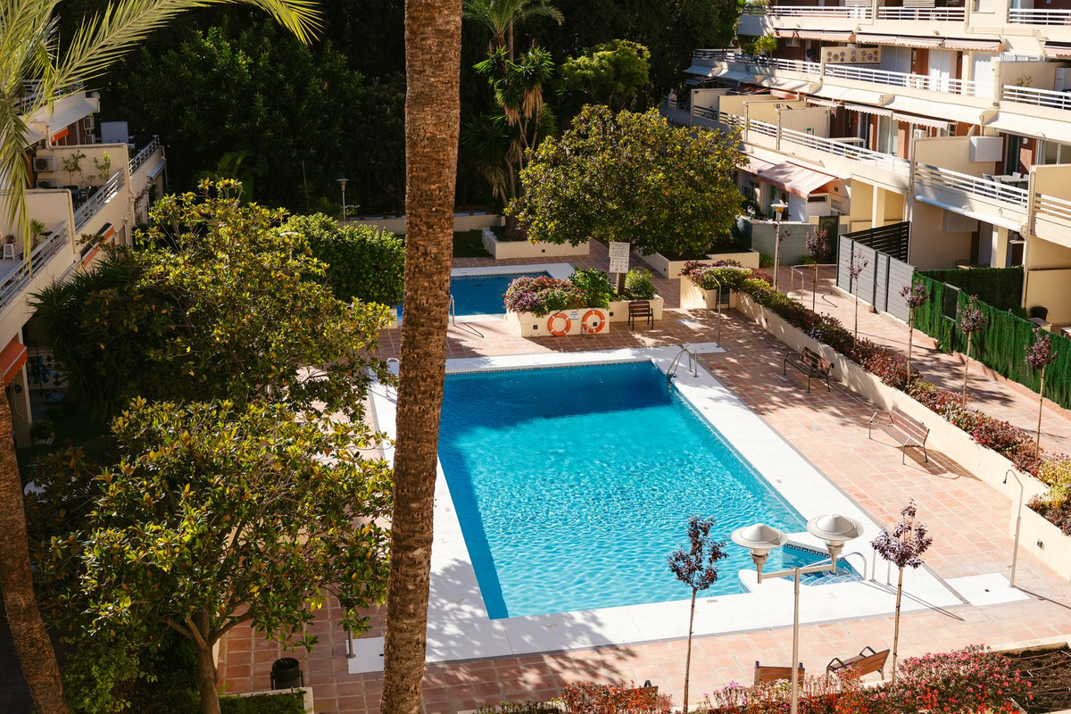 3 Bed Apartment for sale in Marbella Costa Del Sol, Málaga, Spain