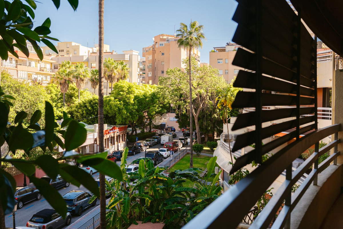 3 Bed Apartment for sale in Marbella Costa Del Sol, Málaga, Spain