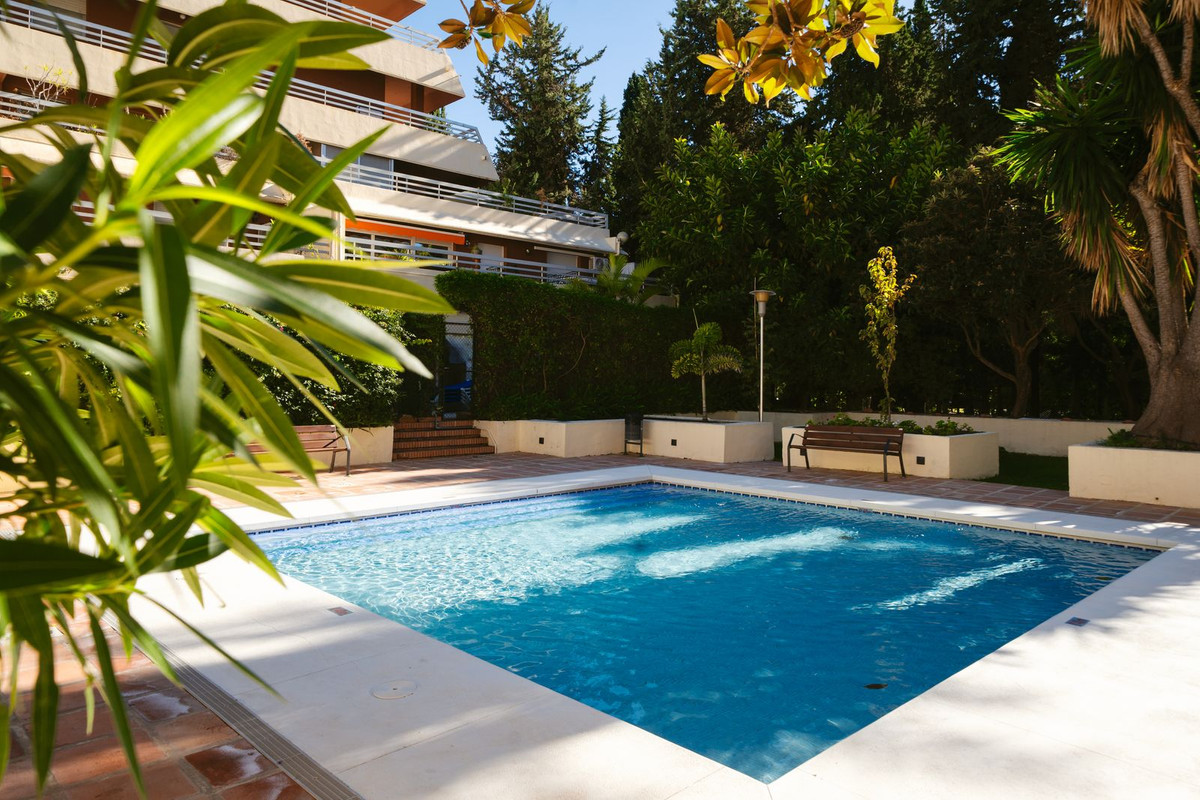 3 Bed Apartment for sale in Marbella Costa Del Sol, Málaga, Spain