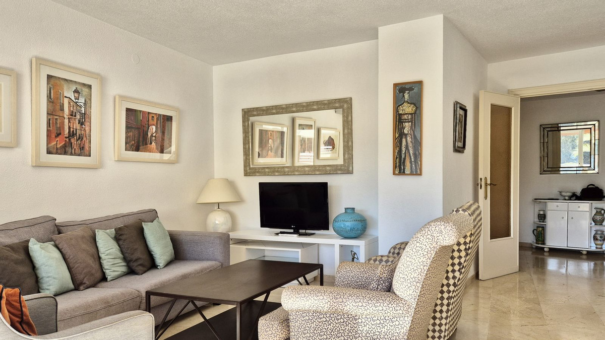 3 Bed Apartment for sale in Marbella Costa Del Sol, Málaga, Spain