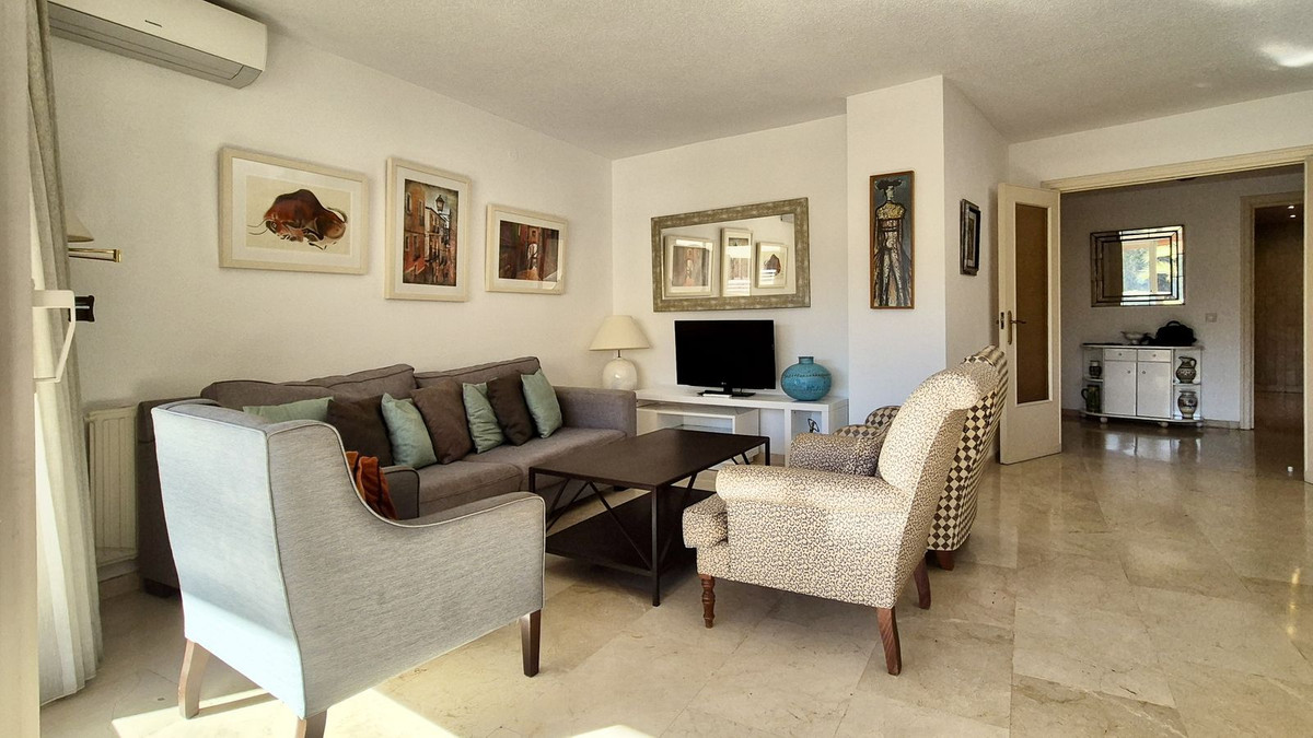 3 Bed Apartment for sale in Marbella Costa Del Sol, Málaga, Spain