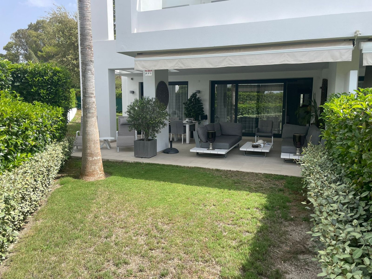2 Bed Apartment for sale in Atalaya Costa Del Sol, Málaga, Spain