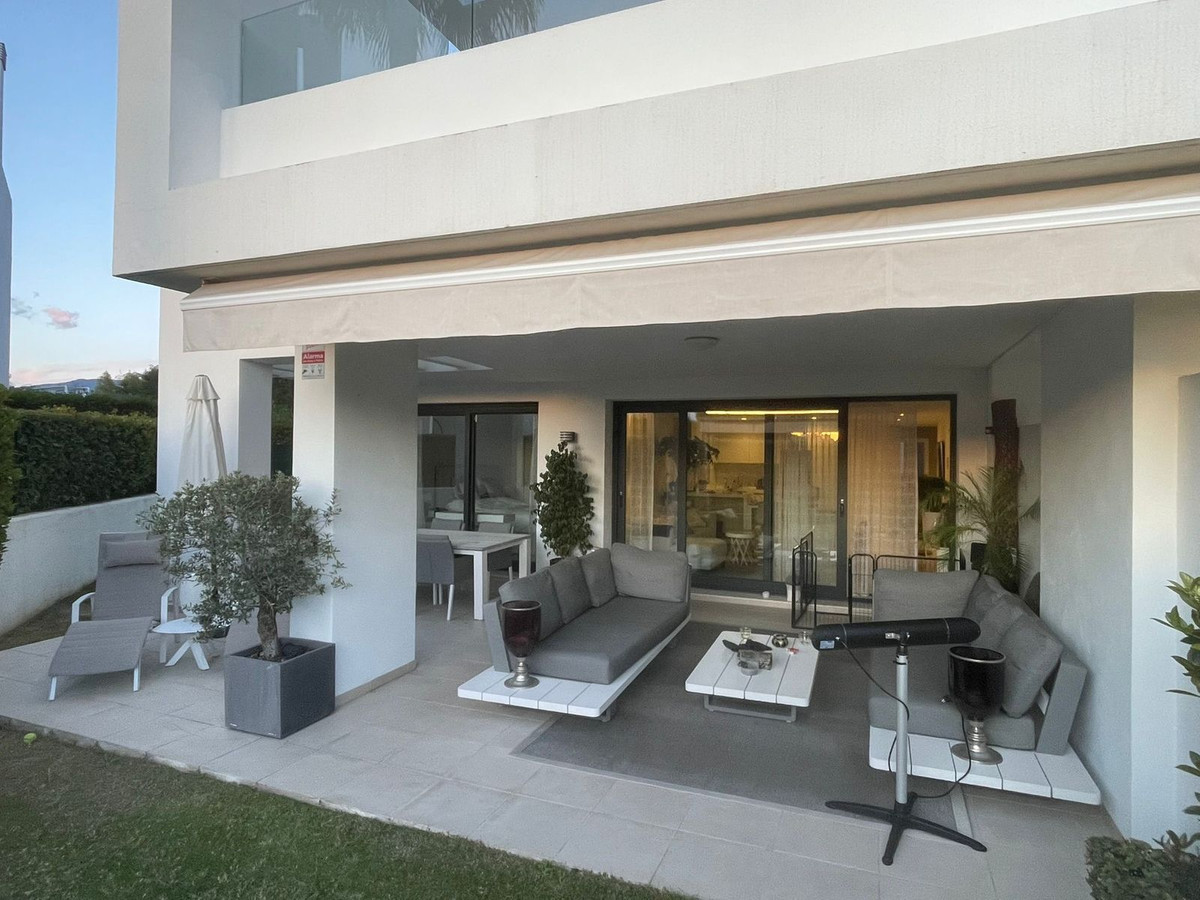 2 Bed Apartment for sale in Atalaya Costa Del Sol, Málaga, Spain