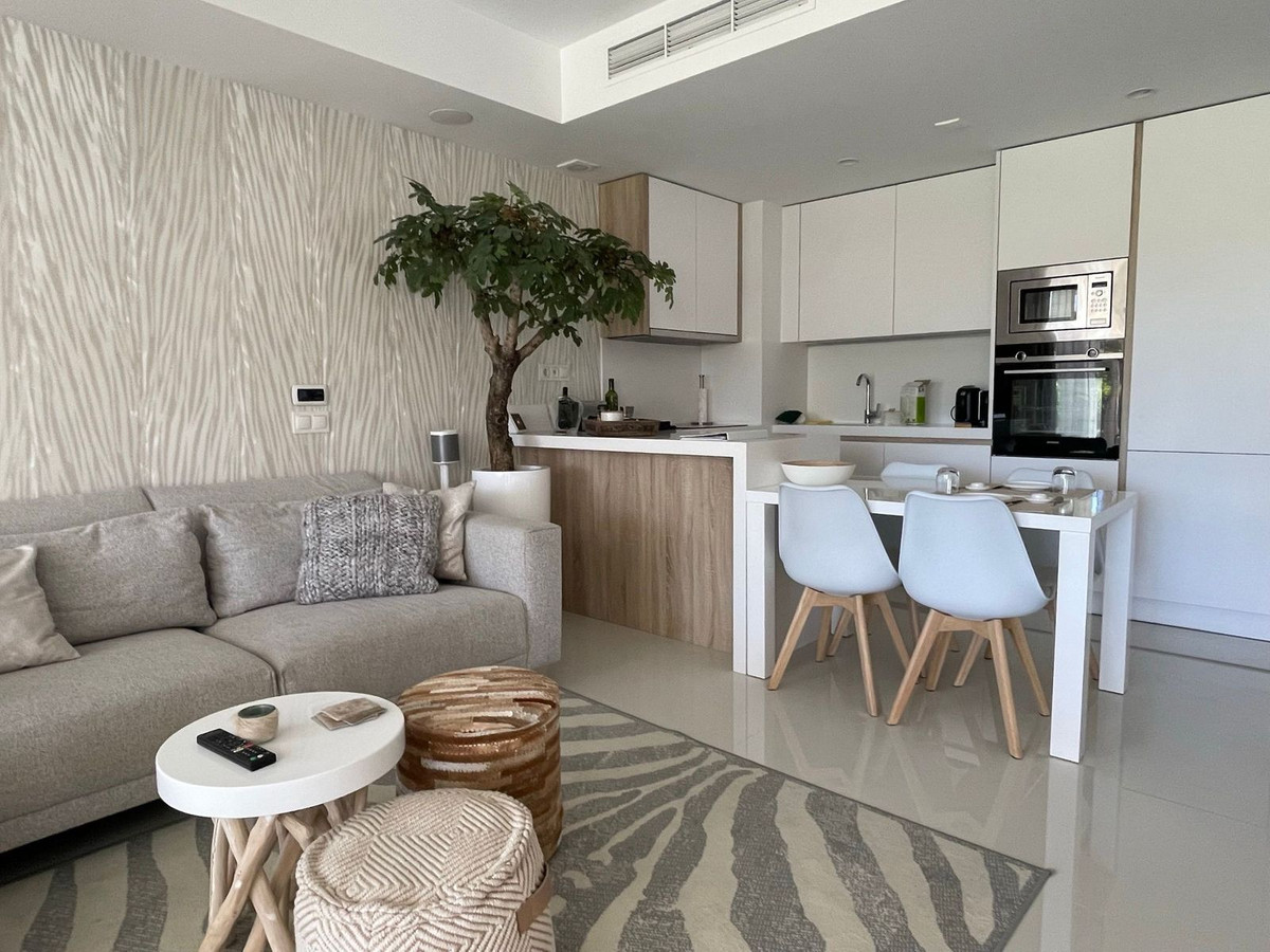 2 Bed Apartment for sale in Atalaya Costa Del Sol, Málaga, Spain
