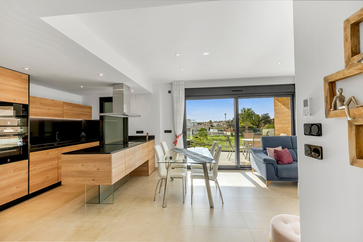 Se vende Apartamento Planta Baja de 2 dormitorios en Costa Blanca, Alicante, España