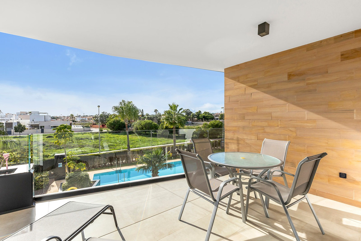 Se vende Apartamento Planta Baja de 2 dormitorios en Costa Blanca, Alicante, España