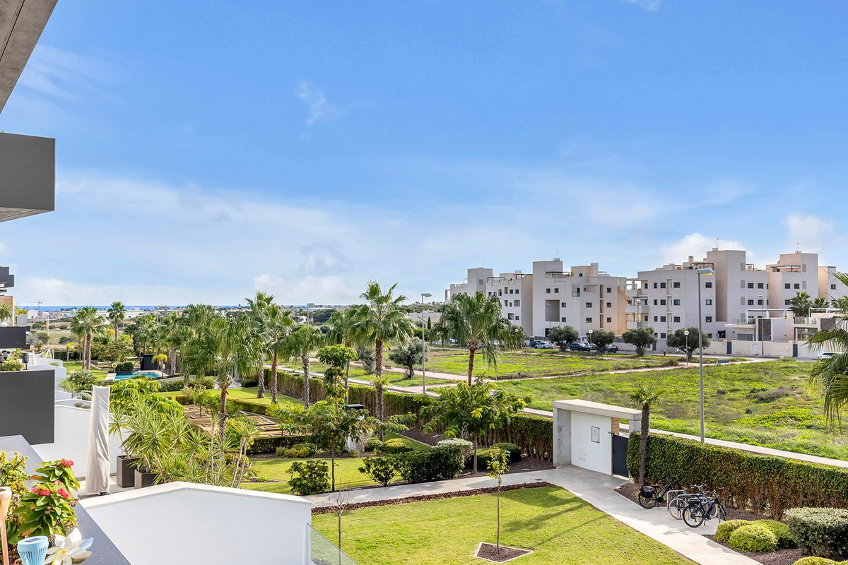 Se vende Apartamento Planta Baja de 2 dormitorios en Costa Blanca, Alicante, España