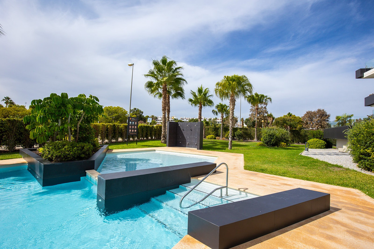 Se vende Apartamento Planta Baja de 2 dormitorios en Costa Blanca, Alicante, España