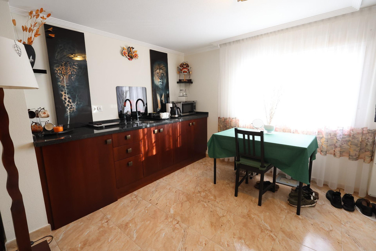 5 Bed Townhouse for sale in Torrevieja Costa Blanca, Alicante, Spain