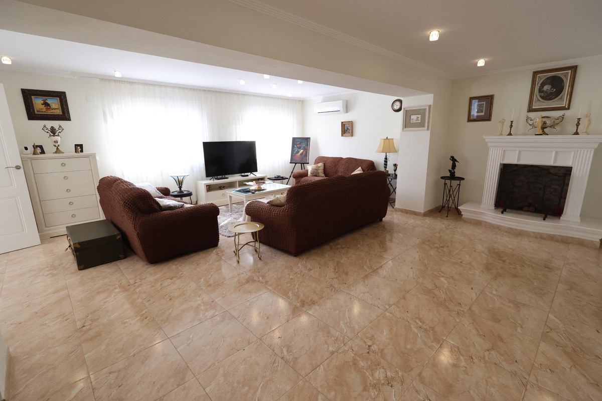 5 Bed Townhouse for sale in Torrevieja Costa Blanca, Alicante, Spain