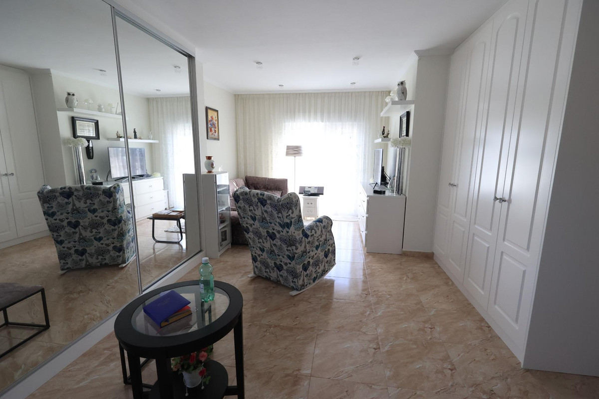 5 Bed Townhouse for sale in Torrevieja Costa Blanca, Alicante, Spain