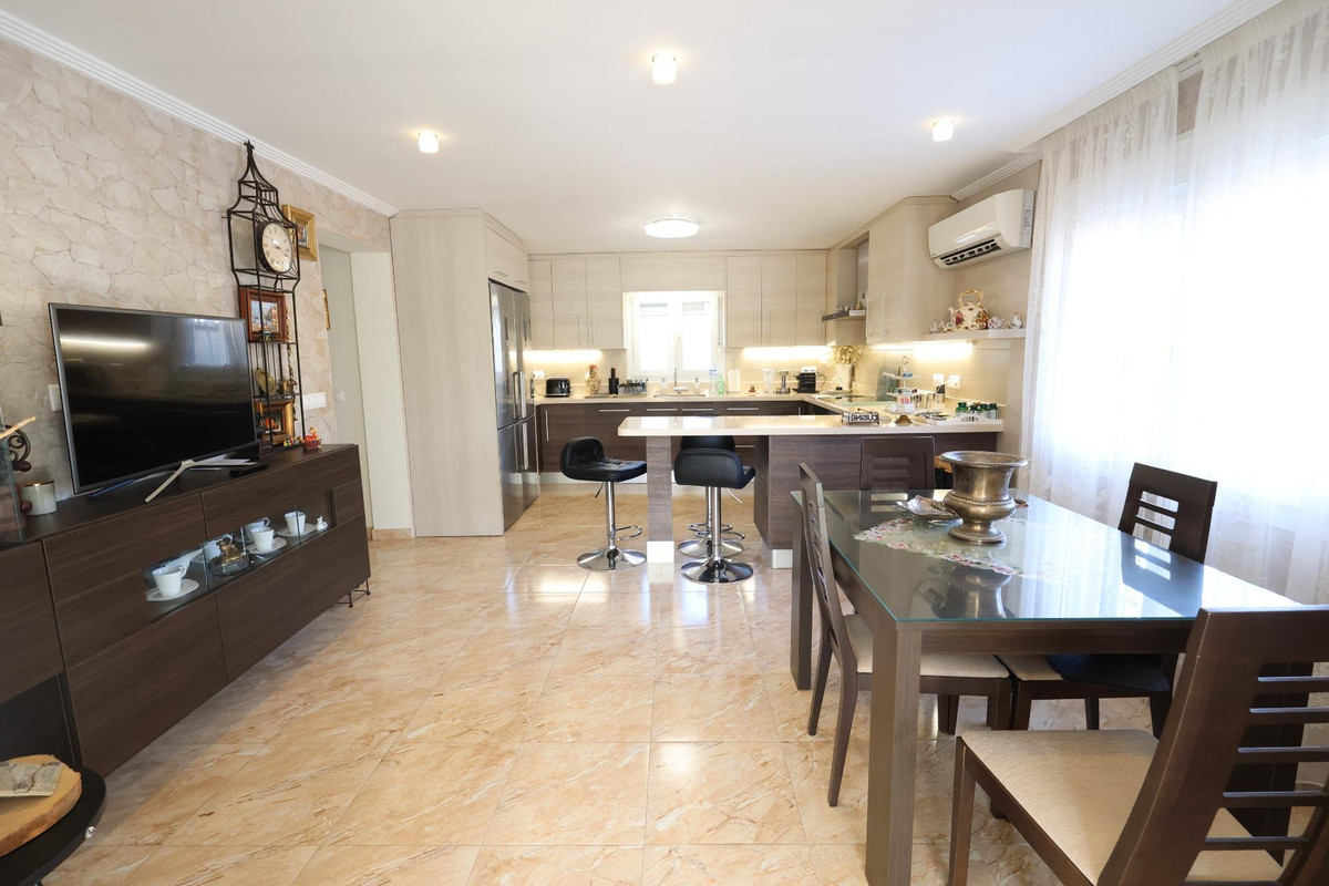 5 Bed Townhouse for sale in Torrevieja Costa Blanca, Alicante, Spain