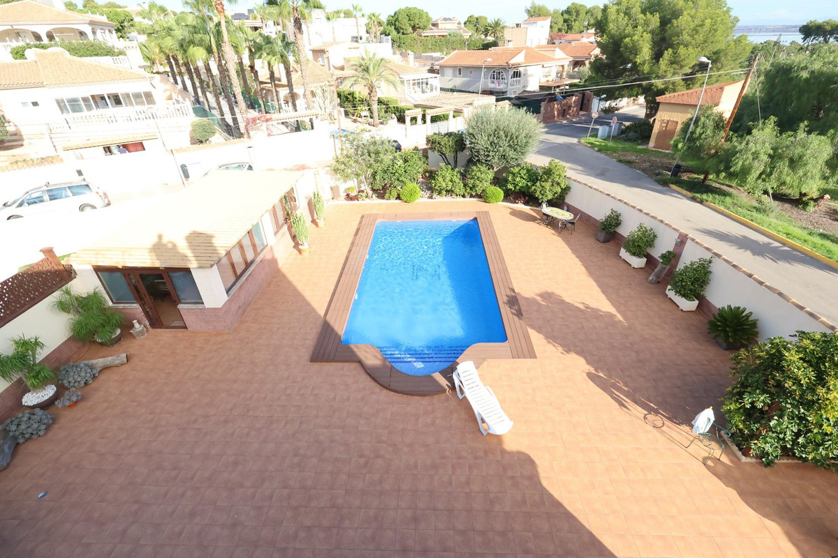 5 Bed Townhouse for sale in Torrevieja Costa Blanca, Alicante, Spain