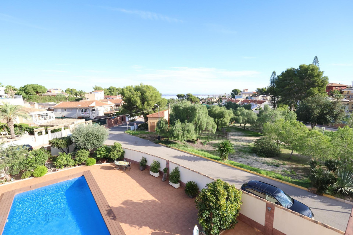 5 Bed Townhouse for sale in Torrevieja Costa Blanca, Alicante, Spain