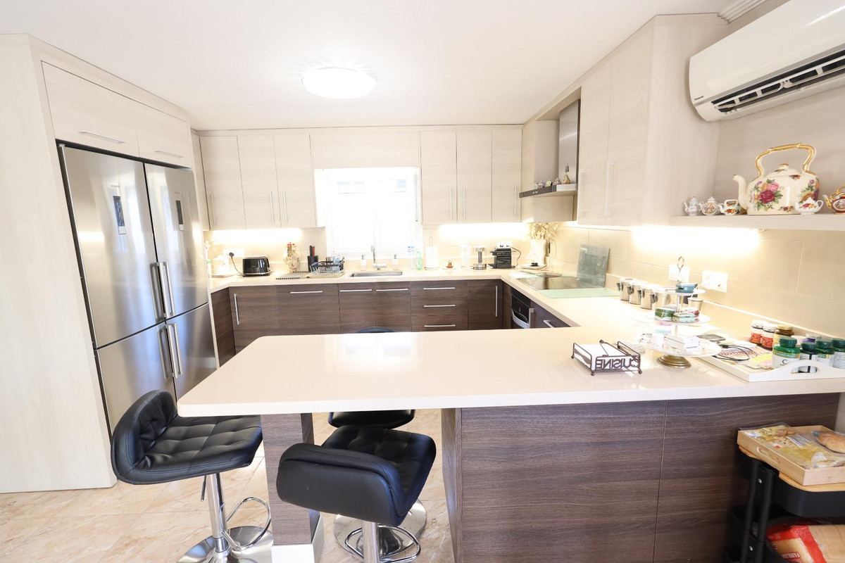 5 Bed Townhouse for sale in Torrevieja Costa Blanca, Alicante, Spain