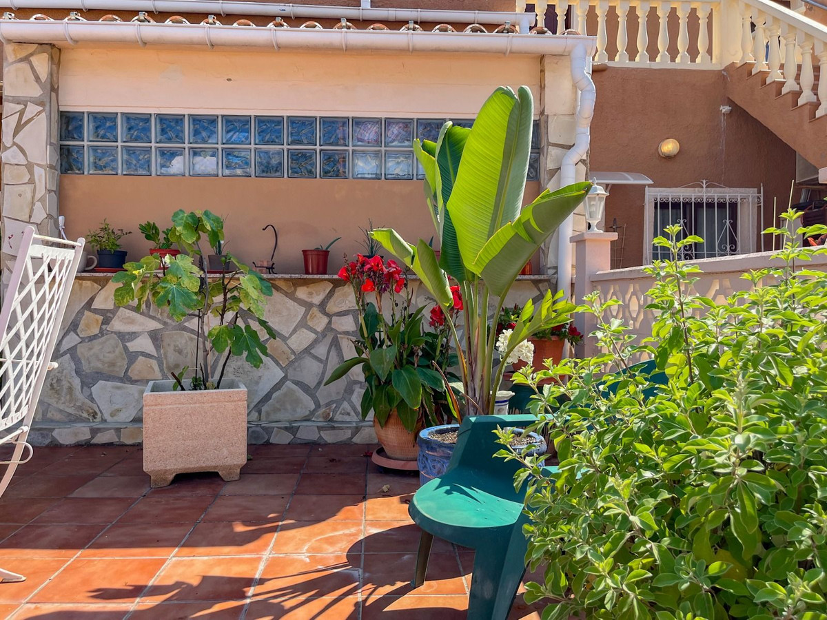6 Bed Townhouse for sale in La Marina Costa Blanca, Alicante, Spain