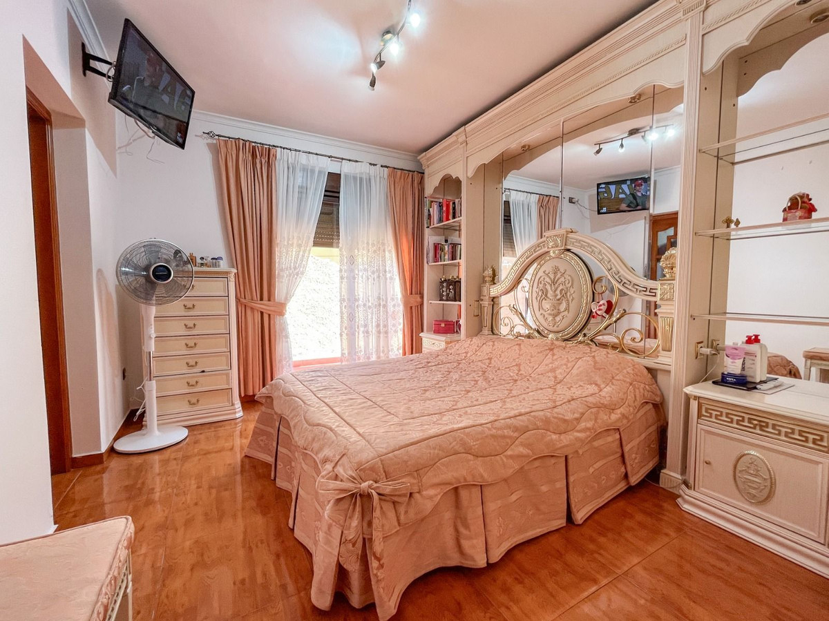 6 Bed Townhouse for sale in La Marina Costa Blanca, Alicante, Spain