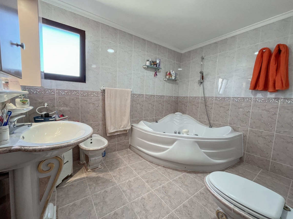 6 Bed Townhouse for sale in La Marina Costa Blanca, Alicante, Spain