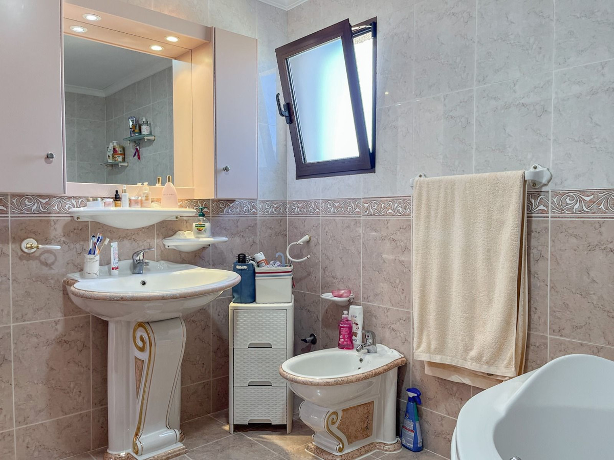6 Bed Townhouse for sale in La Marina Costa Blanca, Alicante, Spain