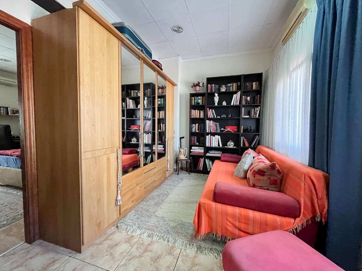 6 Bed Townhouse for sale in La Marina Costa Blanca, Alicante, Spain