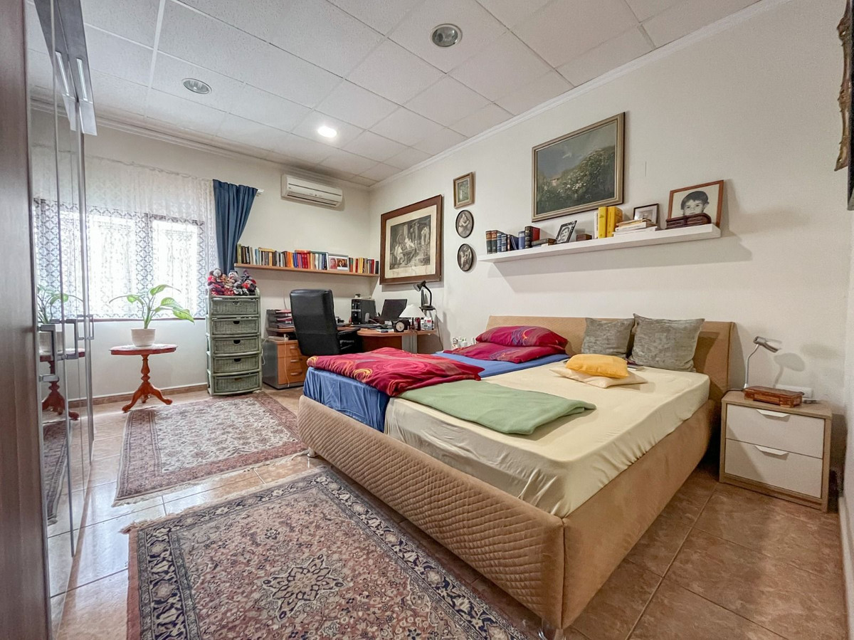 6 Bed Townhouse for sale in La Marina Costa Blanca, Alicante, Spain