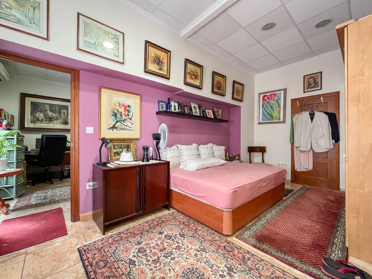 6 Bed Townhouse for sale in La Marina Costa Blanca, Alicante, Spain