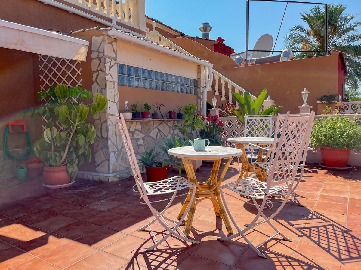 6 Bed Townhouse for sale in La Marina Costa Blanca, Alicante, Spain