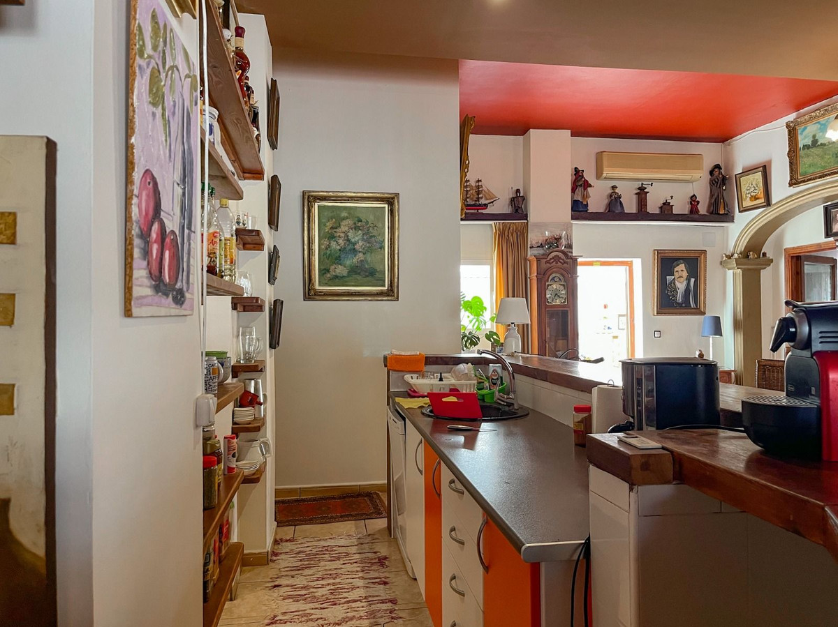 6 Bed Townhouse for sale in La Marina Costa Blanca, Alicante, Spain