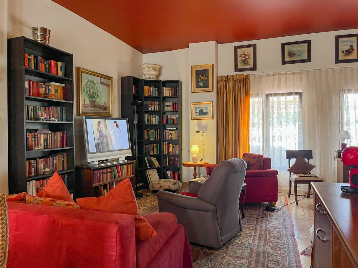 6 Bed Townhouse for sale in La Marina Costa Blanca, Alicante, Spain