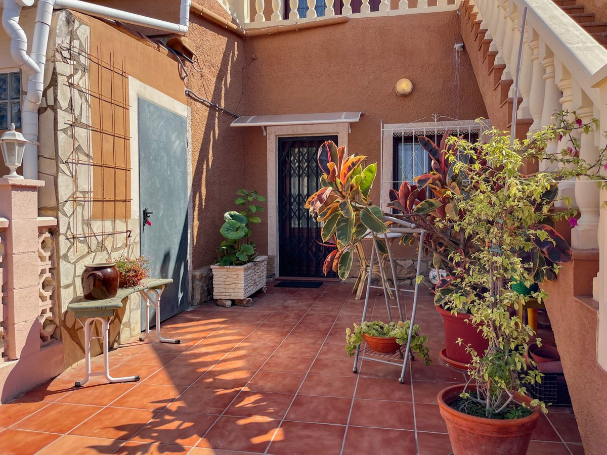 6 Bed Townhouse for sale in La Marina Costa Blanca, Alicante, Spain