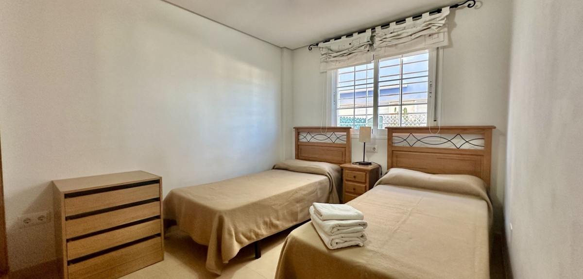 Se vende Apartamento Planta Baja de 2 dormitorios en Costa Blanca, Alicante, España