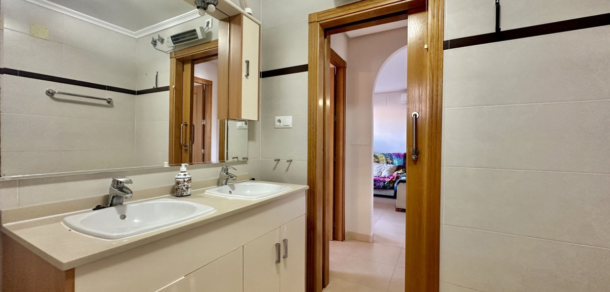 Se vende Apartamento Planta Baja de 2 dormitorios en Costa Blanca, Alicante, España
