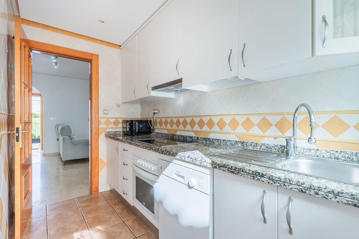 3 Bed Townhouse for sale in El Rosario Costa Del Sol, Málaga, Spain