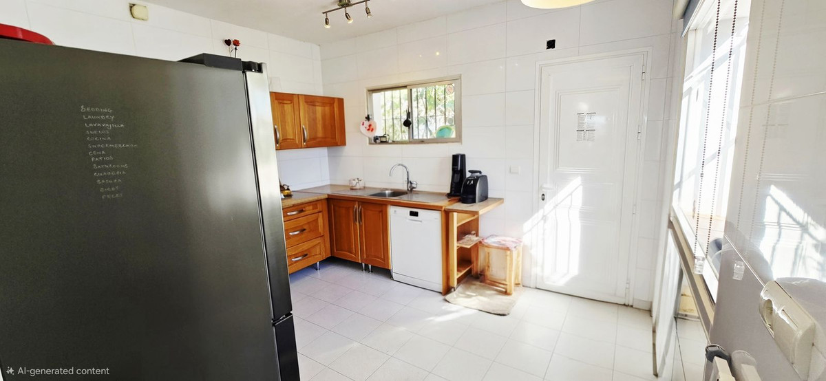 Se vende Villa - Chalet de 3 dormitorios en Costa Del Sol, Málaga, España