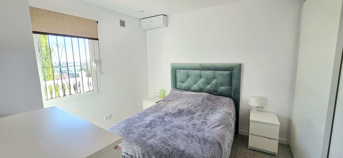 Se vende Villa - Chalet de 3 dormitorios en Costa Del Sol, Málaga, España